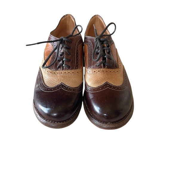 Bed Stu Cobbler Two-Tone Brown and Tan Oxfords - Picture 2 of 11